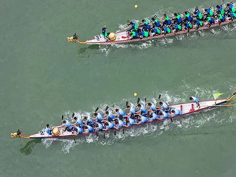 مهرجان قوارب التنين في الصين في 14 يونيو 2021